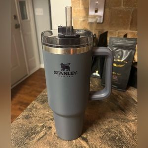 Stanley Tumbler 40 oz